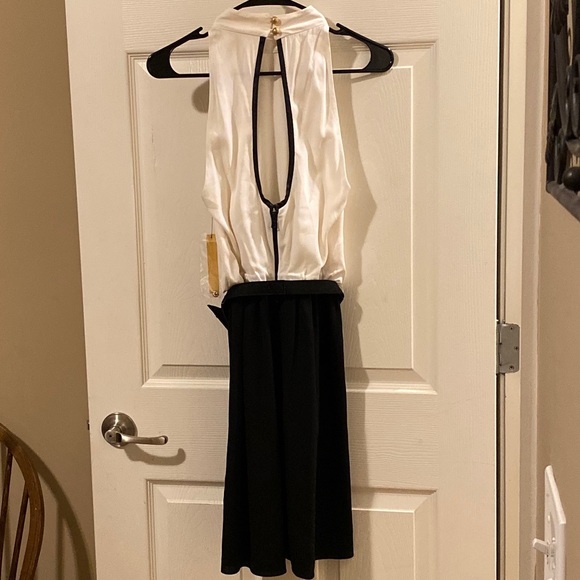 Alice + Olivia White Black Sleeveless Halter Dress - Picture 6 of 8